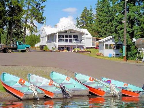 motor-boats-on-shore-in-a-row.jpg